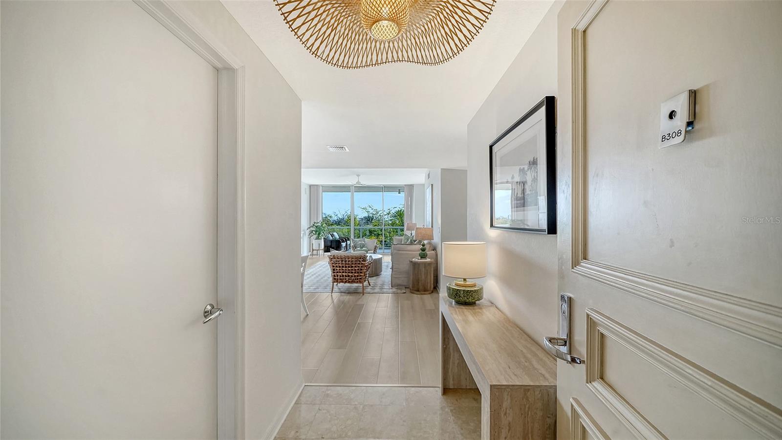 L ELEGANCE ON LIDO BEACH - Residential