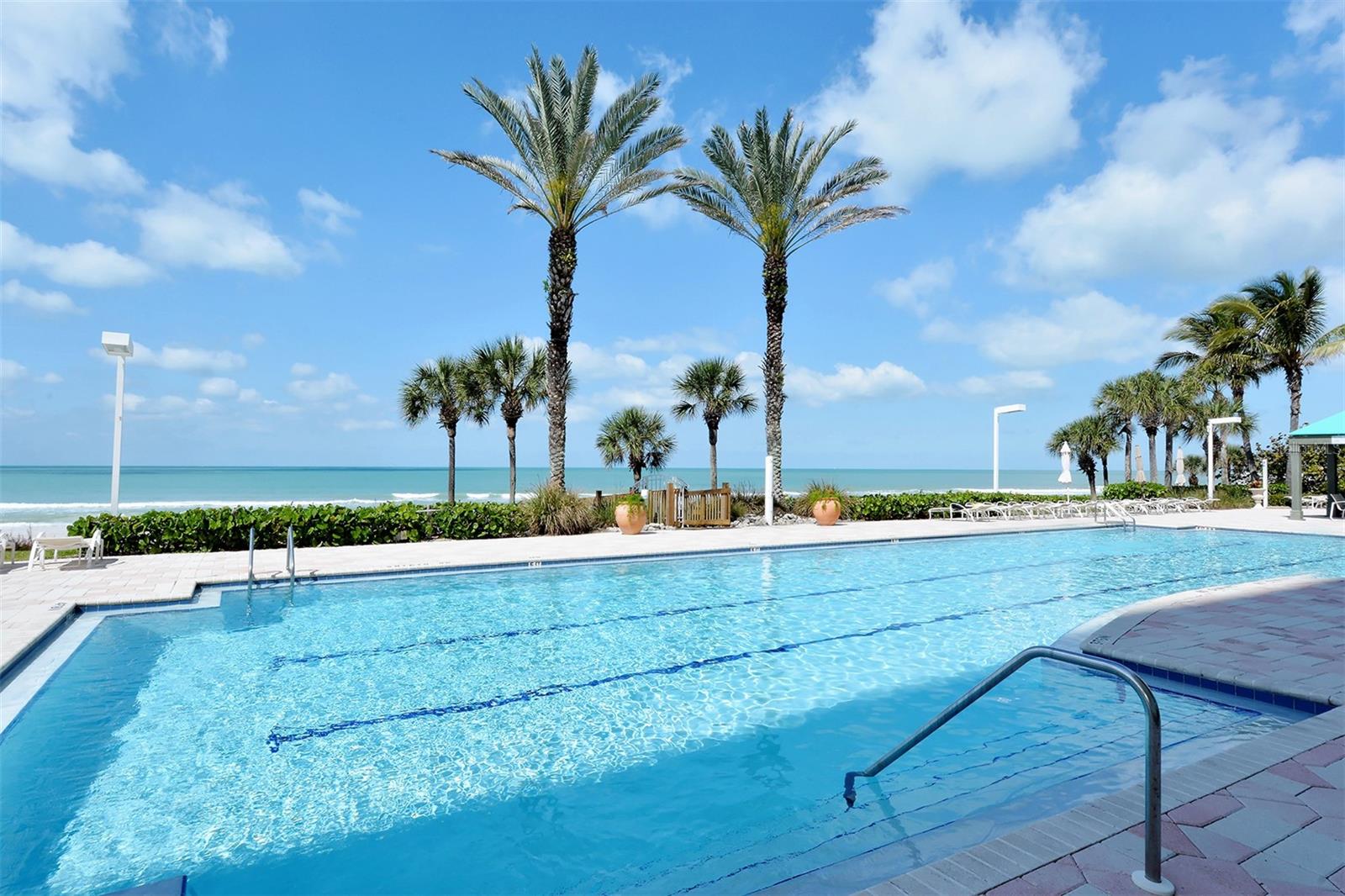 L ELEGANCE ON LIDO BEACH - Residential