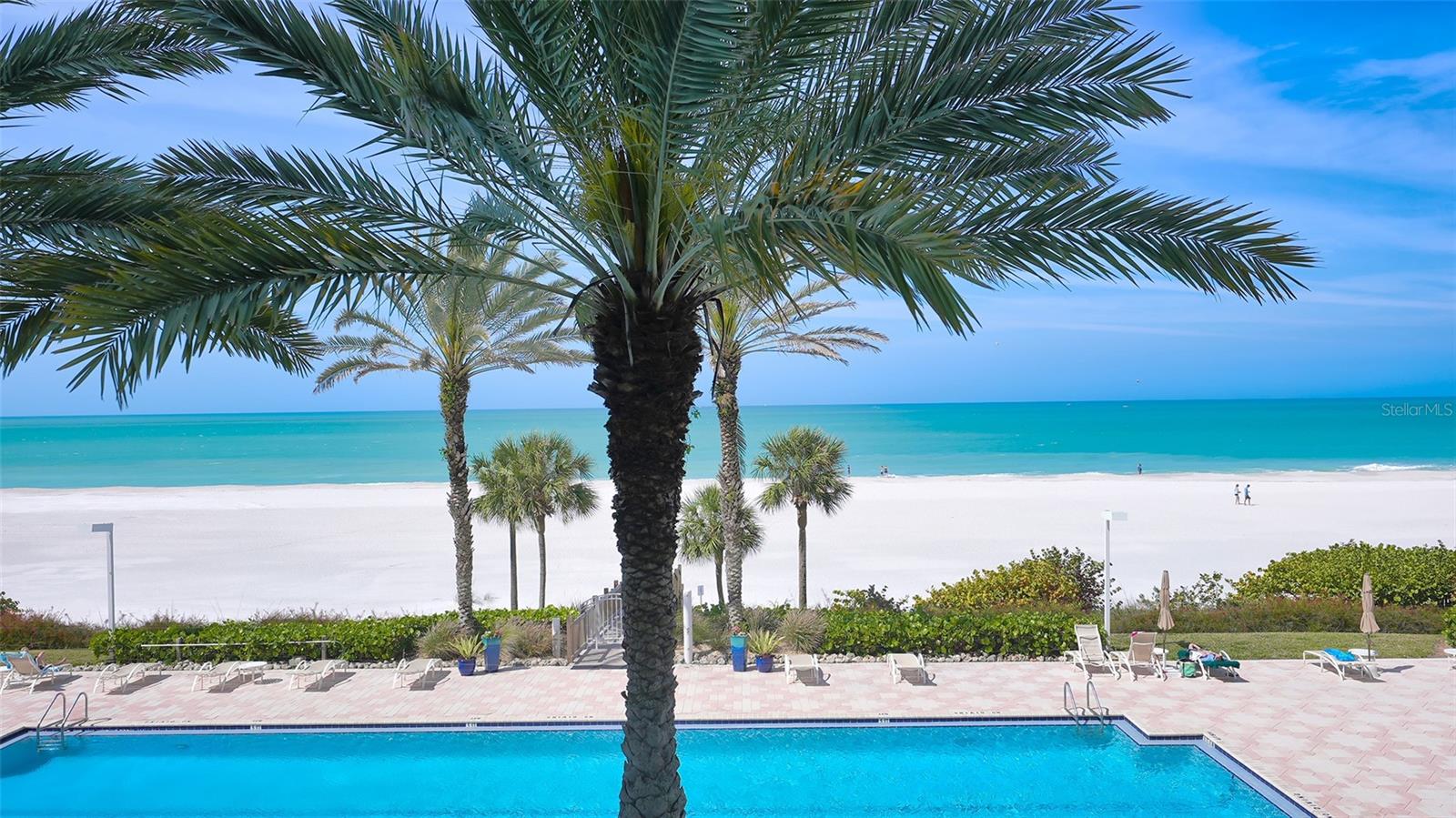 L ELEGANCE ON LIDO BEACH - Residential