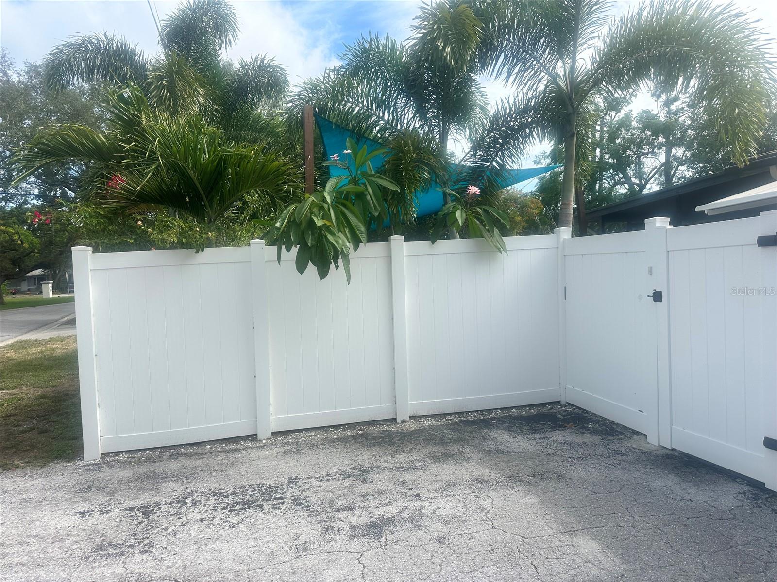 HIGHVIEW SUB BLK C, LOT 10 - Residential