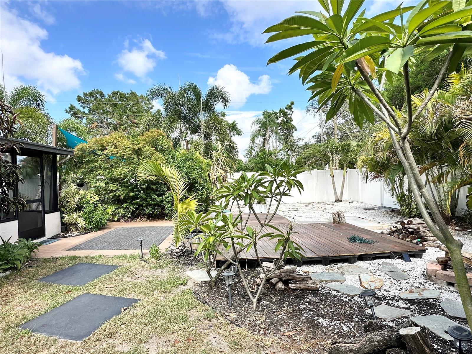 HIGHVIEW SUB BLK C, LOT 10 - Residential