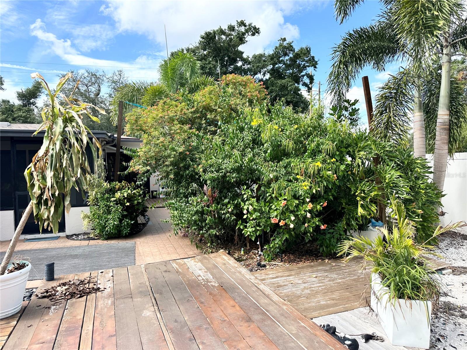 HIGHVIEW SUB BLK C, LOT 10 - Residential