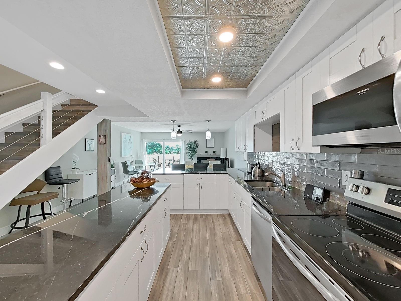 SOUTH PAULA POINT CONDO - Residential