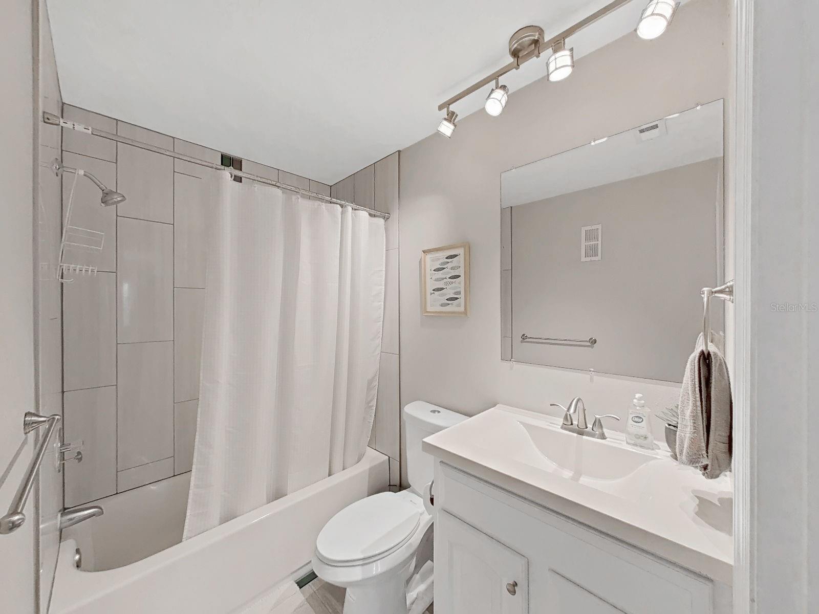 SOUTH PAULA POINT CONDO - Residential