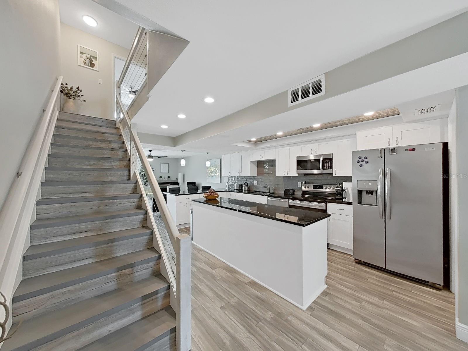 SOUTH PAULA POINT CONDO - Residential