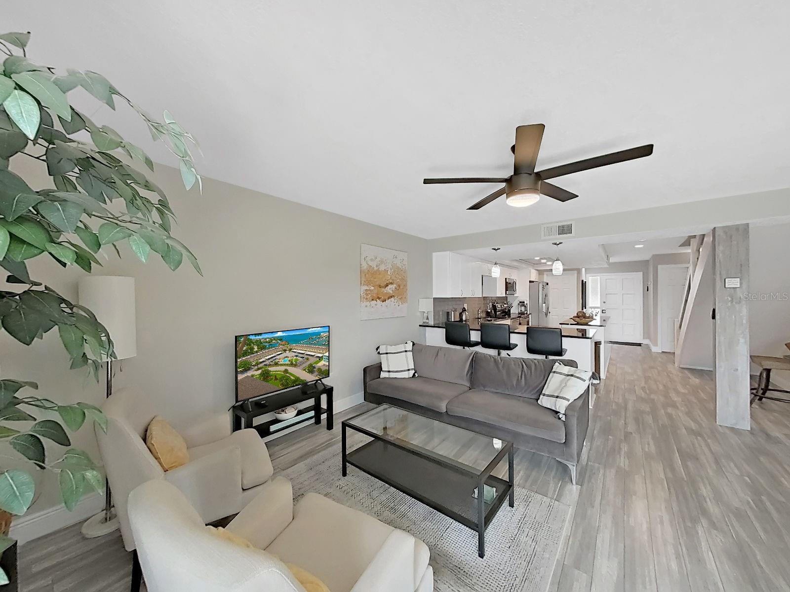 SOUTH PAULA POINT CONDO - Residential