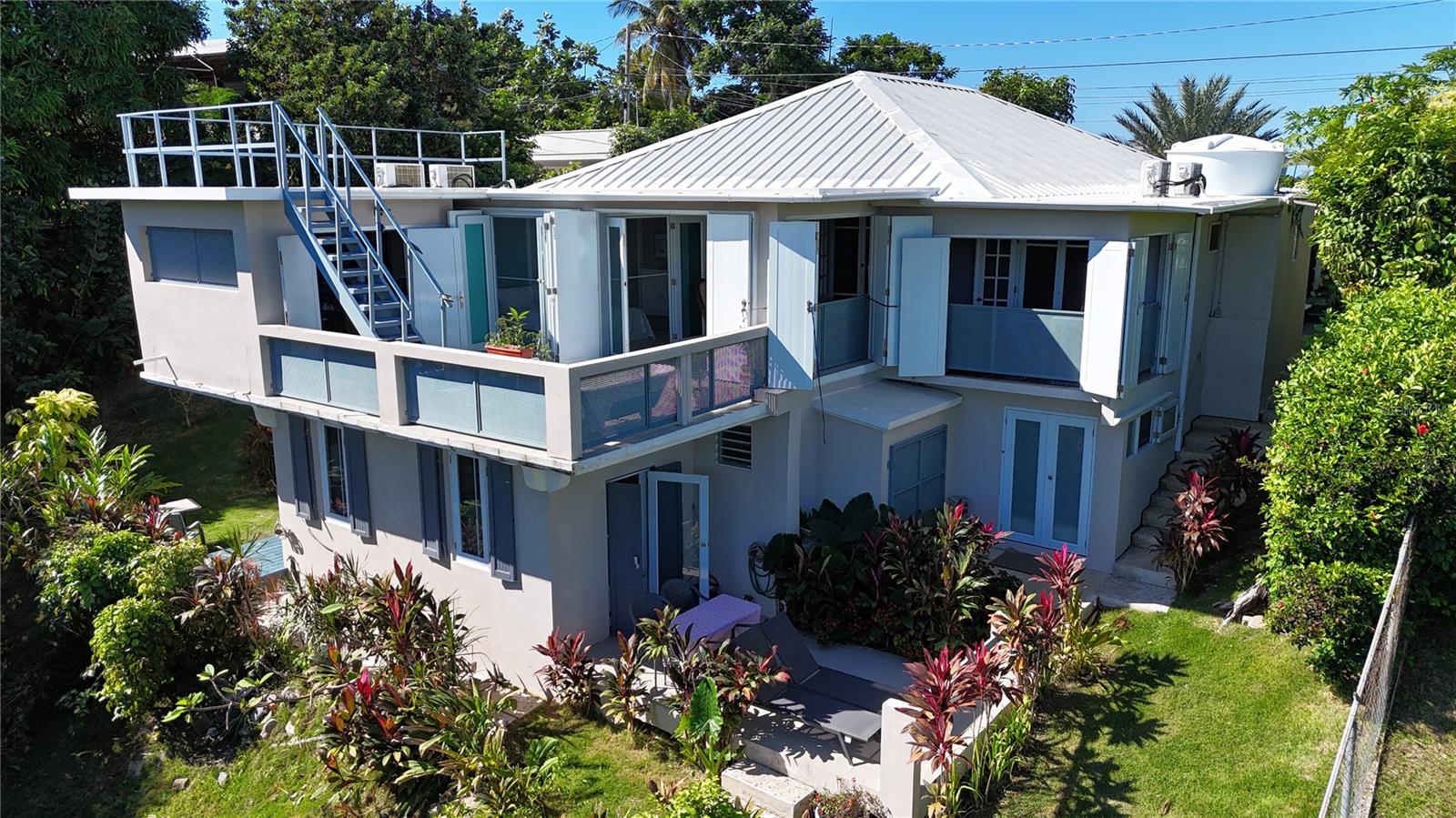 Investor’s Dream Property!
This exceptional property features five fully equipped units, each with its own private entrance, offering excellent income potential and flexibility. Ideal for investors seeking a multi-unit rental opportunity or homeowners looking for versatility, the layout allows the property to be easily converted into one large family residence by opening the existing connecting doors. Whether used as separate units or as a spacious single home, this property offers endless possibilities and outstanding value.