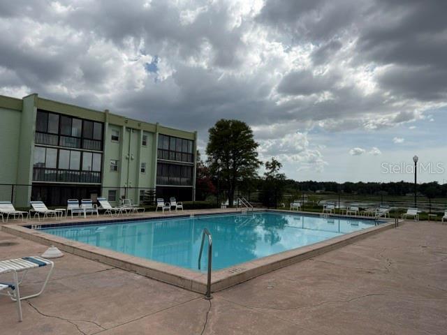 LAKESIDE VILLAGE 01 CONDO - Residential