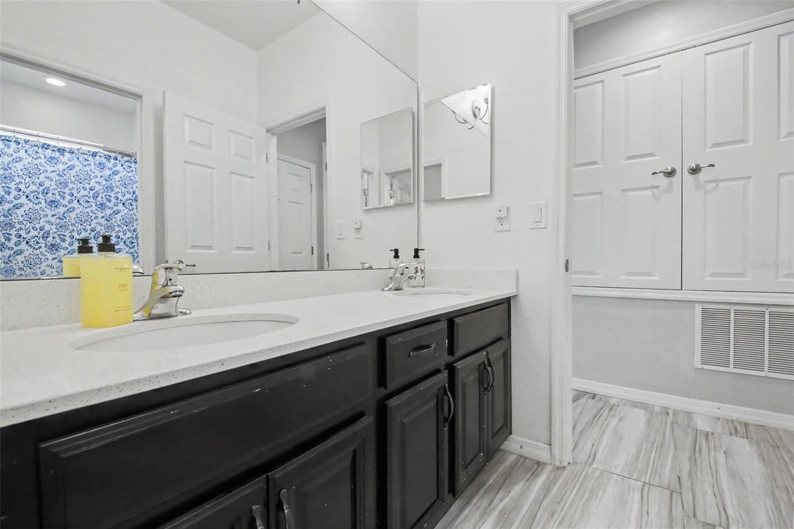 WOLF CREEK RIDGE - Residential