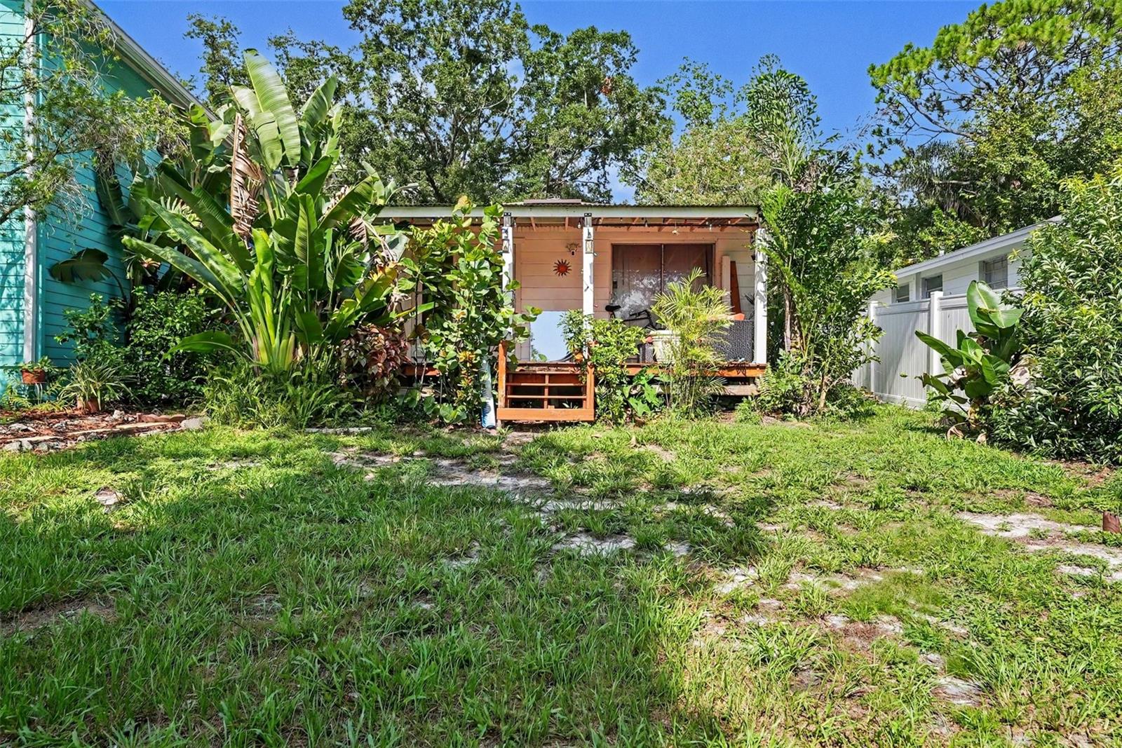 TAMPAS NORTH SIDE CNTRY CL AREA UNIT - Residential