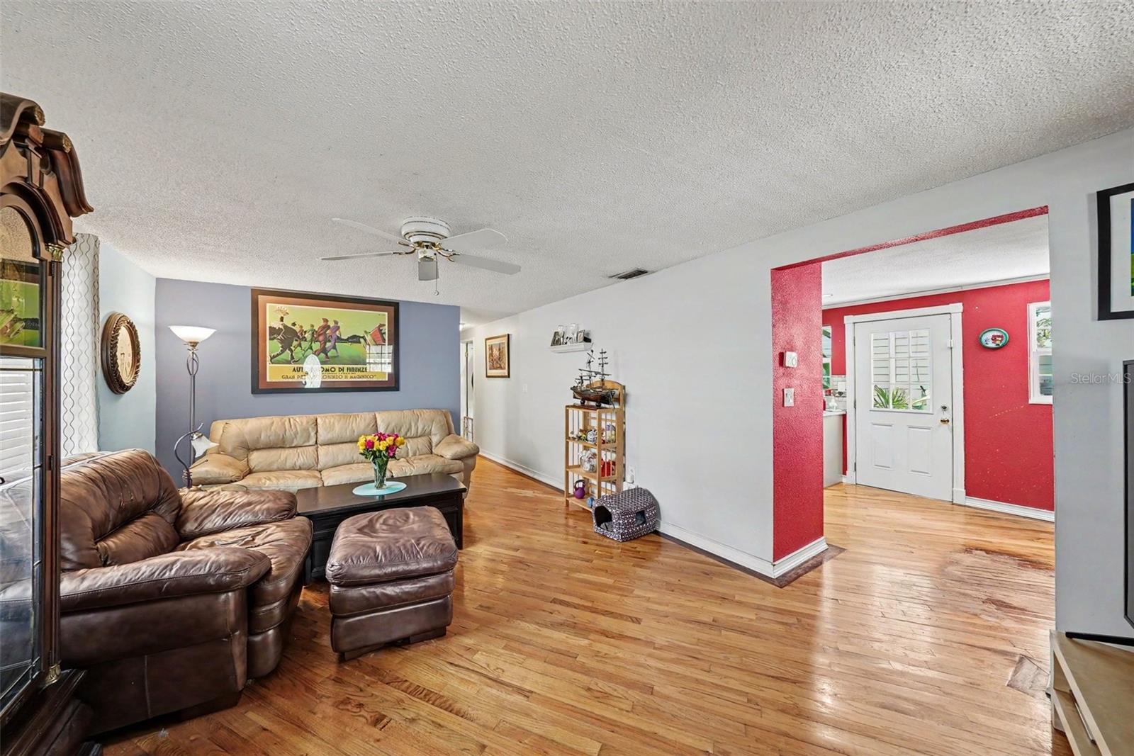 TAMPAS NORTH SIDE CNTRY CL AREA UNIT - Residential
