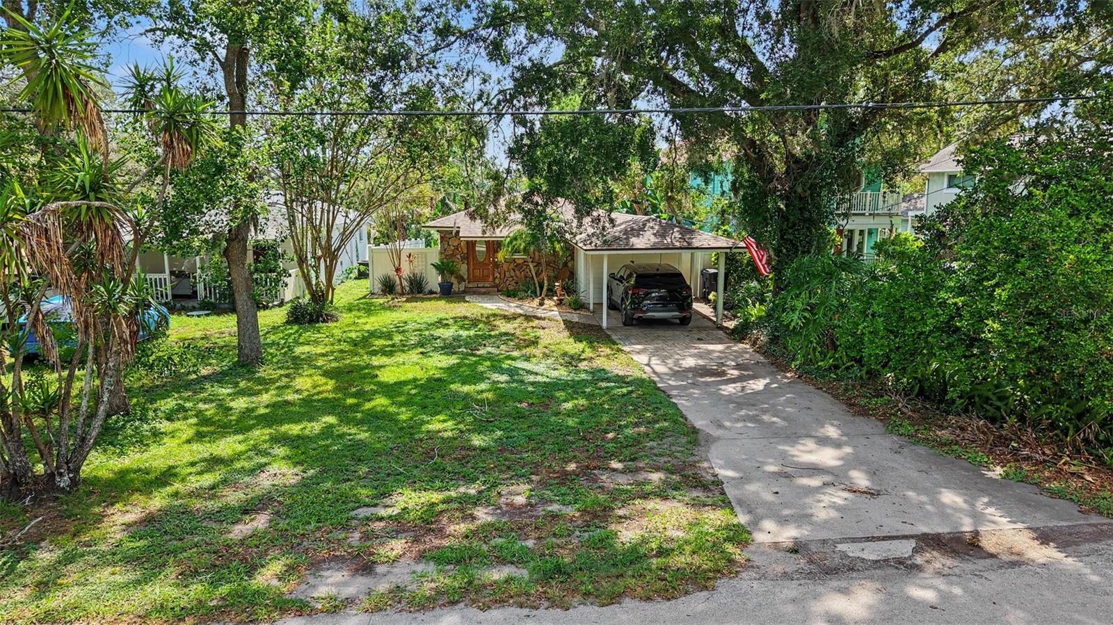 TAMPAS NORTH SIDE CNTRY CL AREA UNIT - Residential