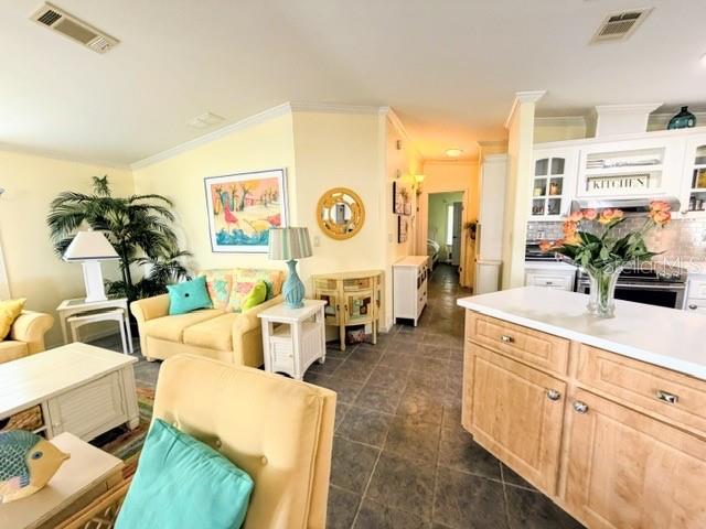 COUNTRY CLUB ESTATES - Residential