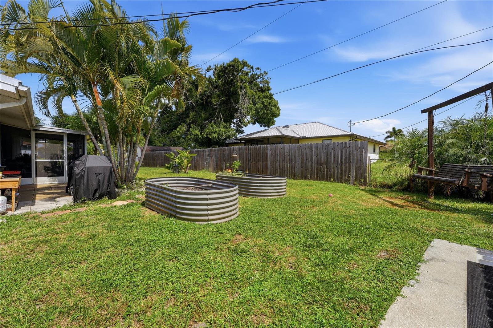 SOUTH VENICE - Residential