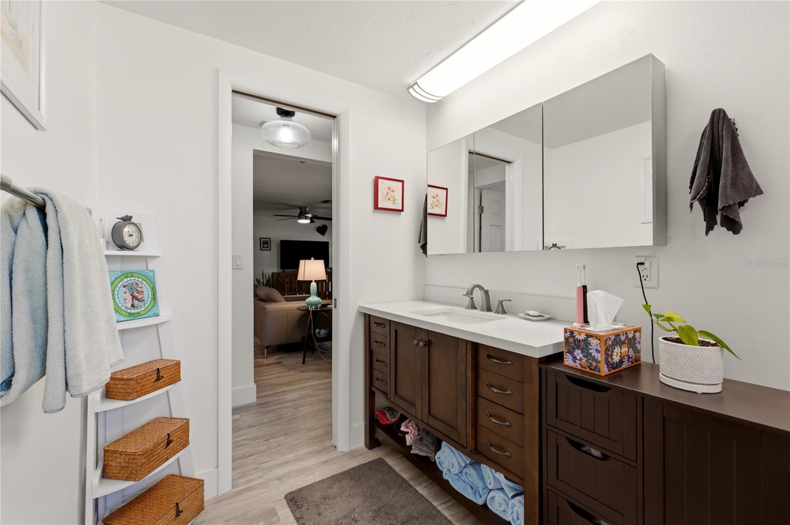 SOUTH VENICE - Residential