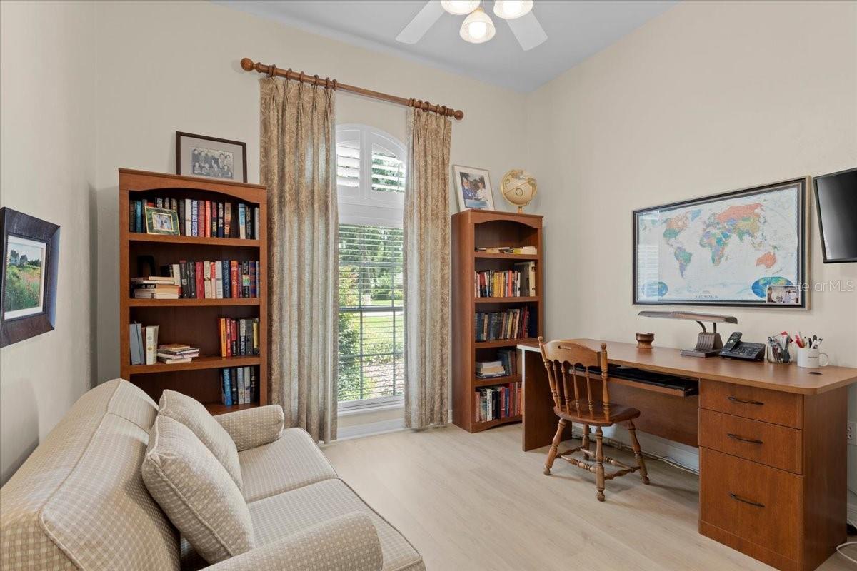 ASHTON - Residential