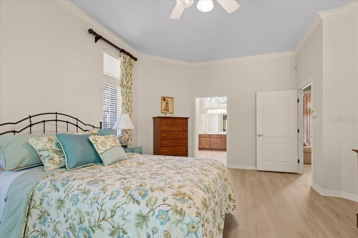 ASHTON - Residential
