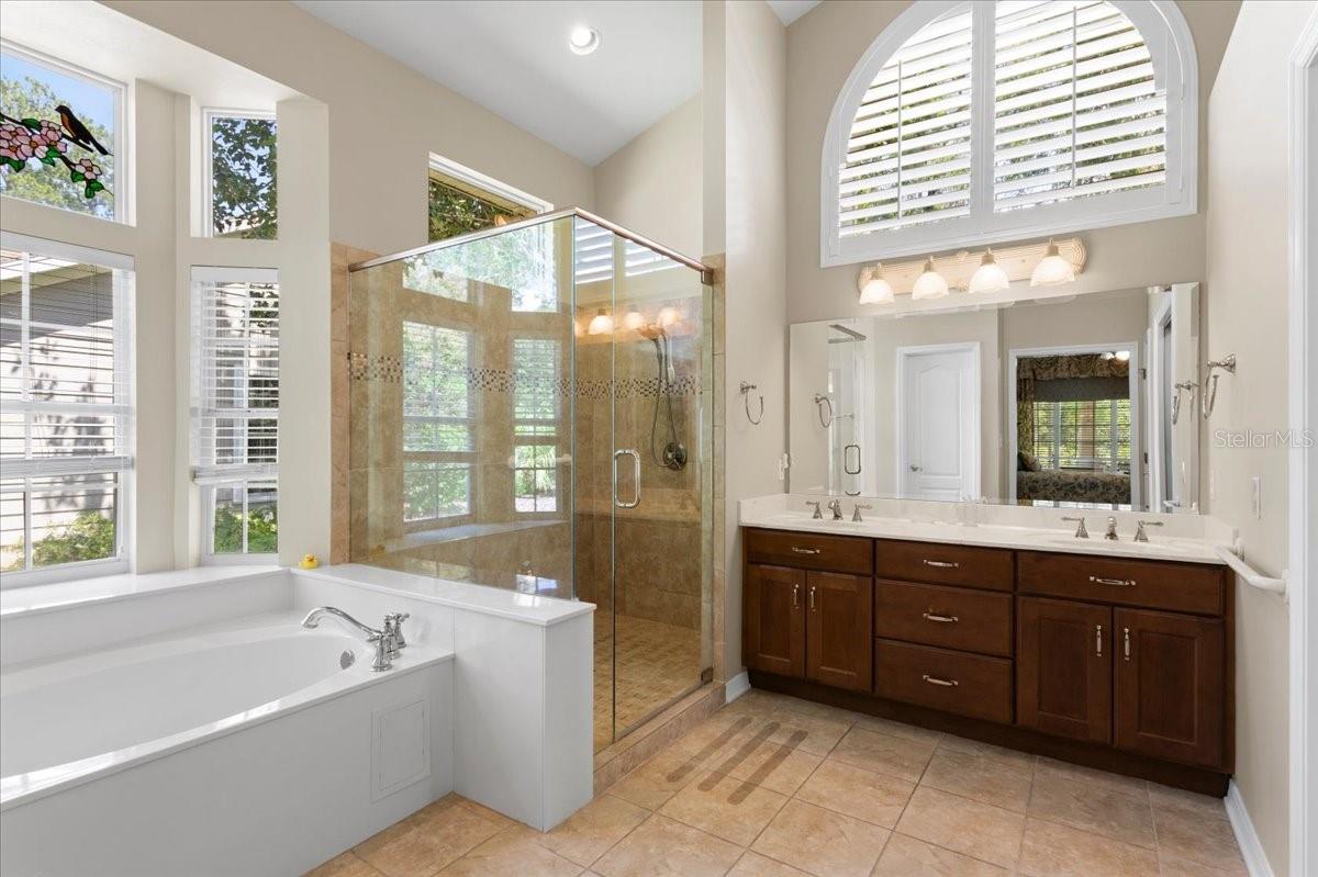 ASHTON - Residential