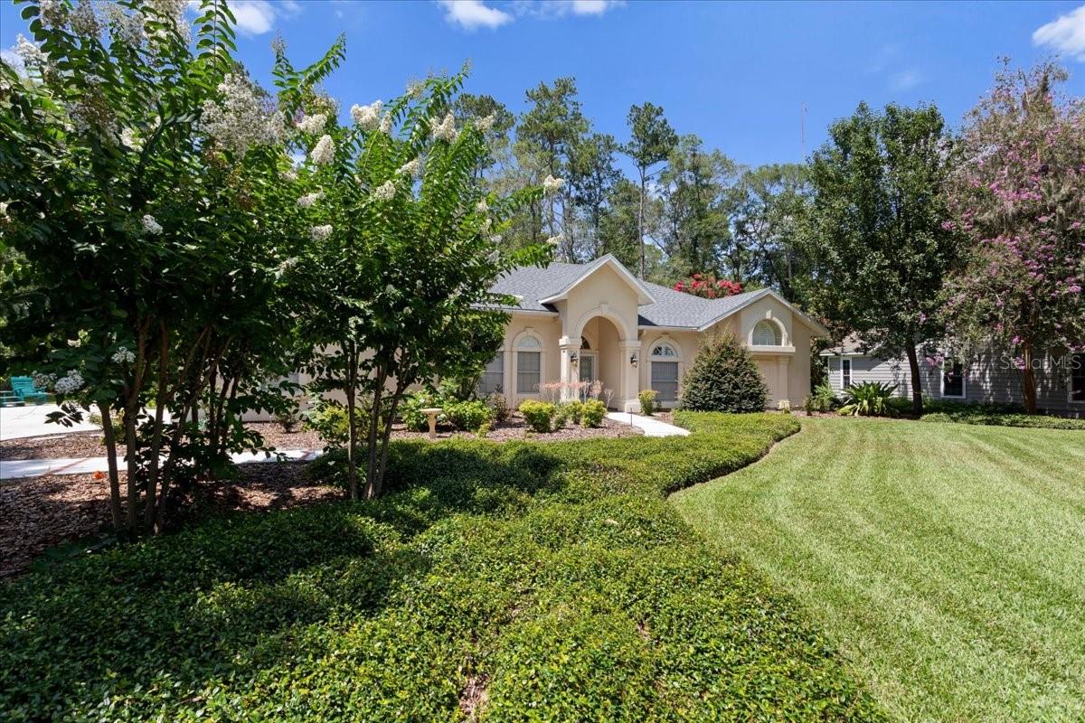 ASHTON - Residential