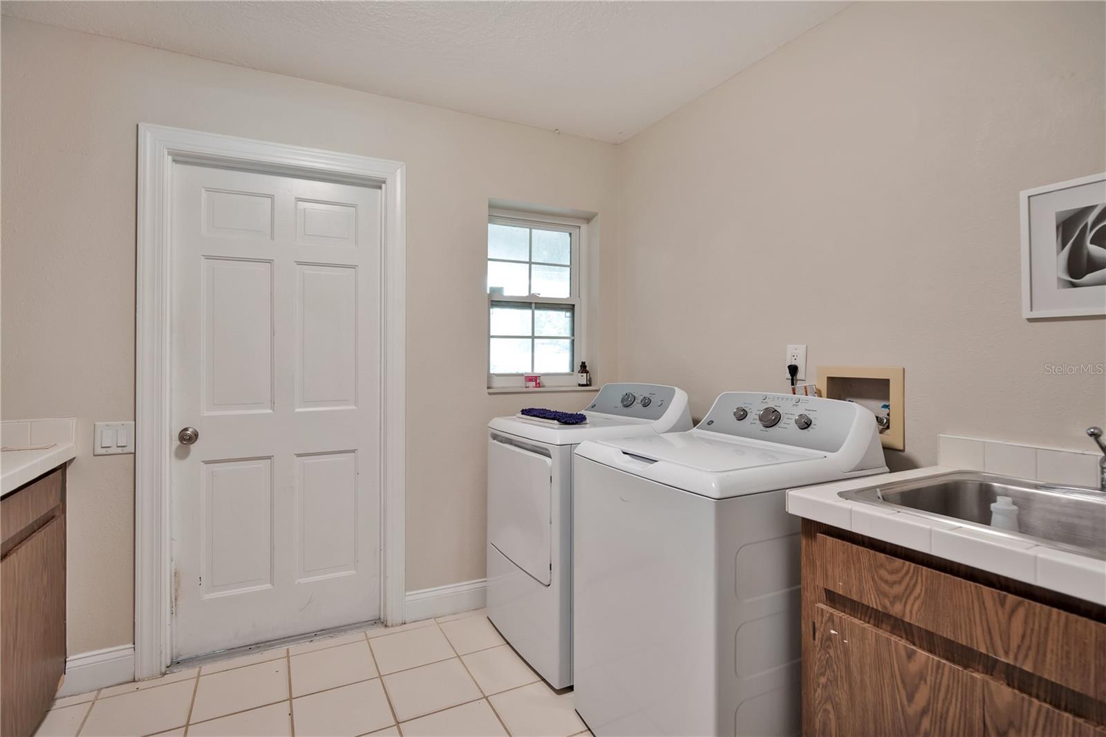LAKE CONWAY SHORES - Residential