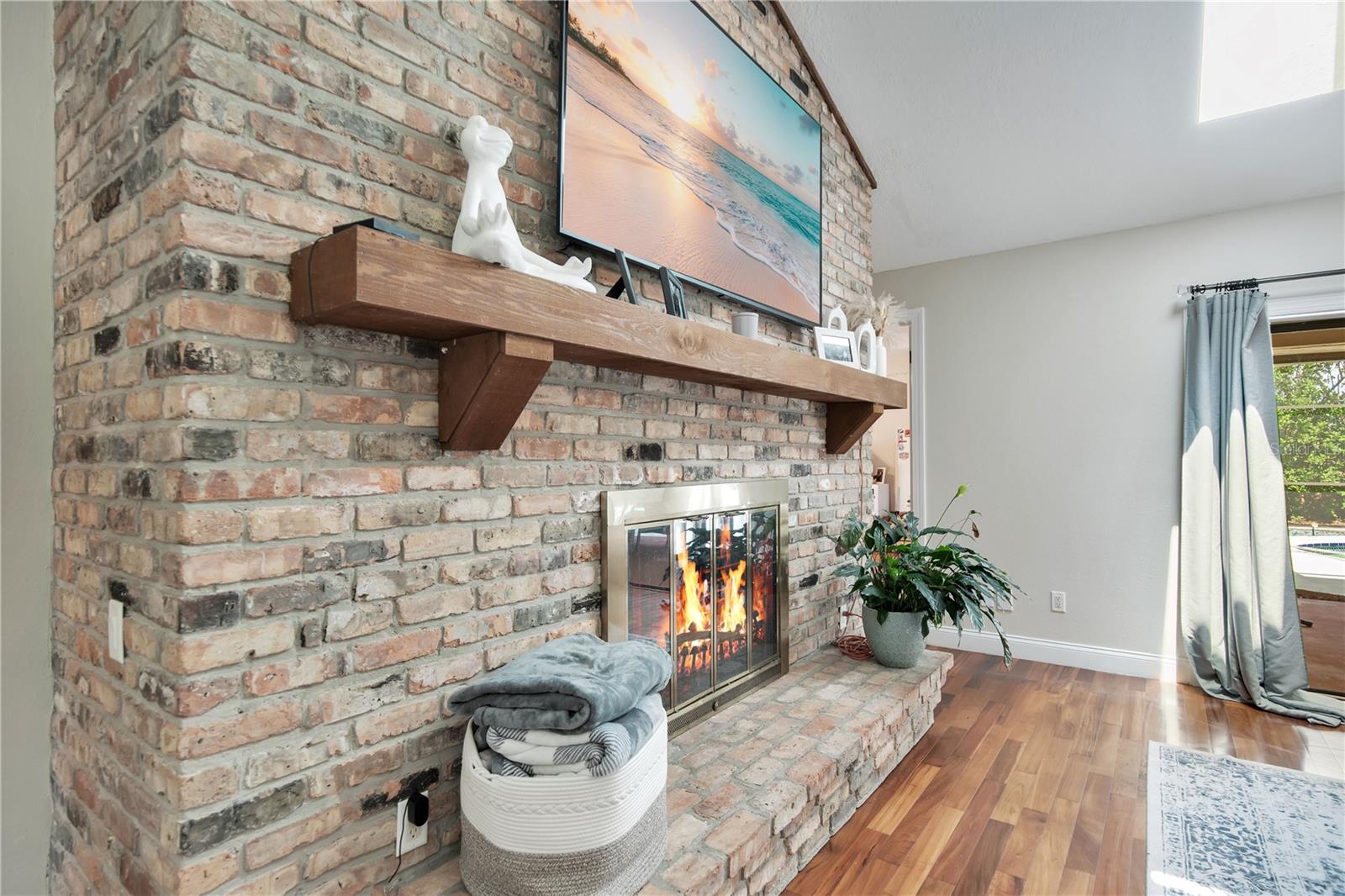 LAKE CONWAY SHORES - Residential