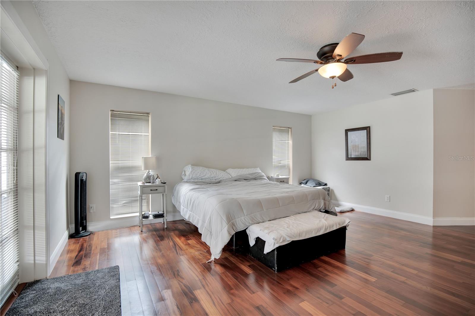 LAKE CONWAY SHORES - Residential