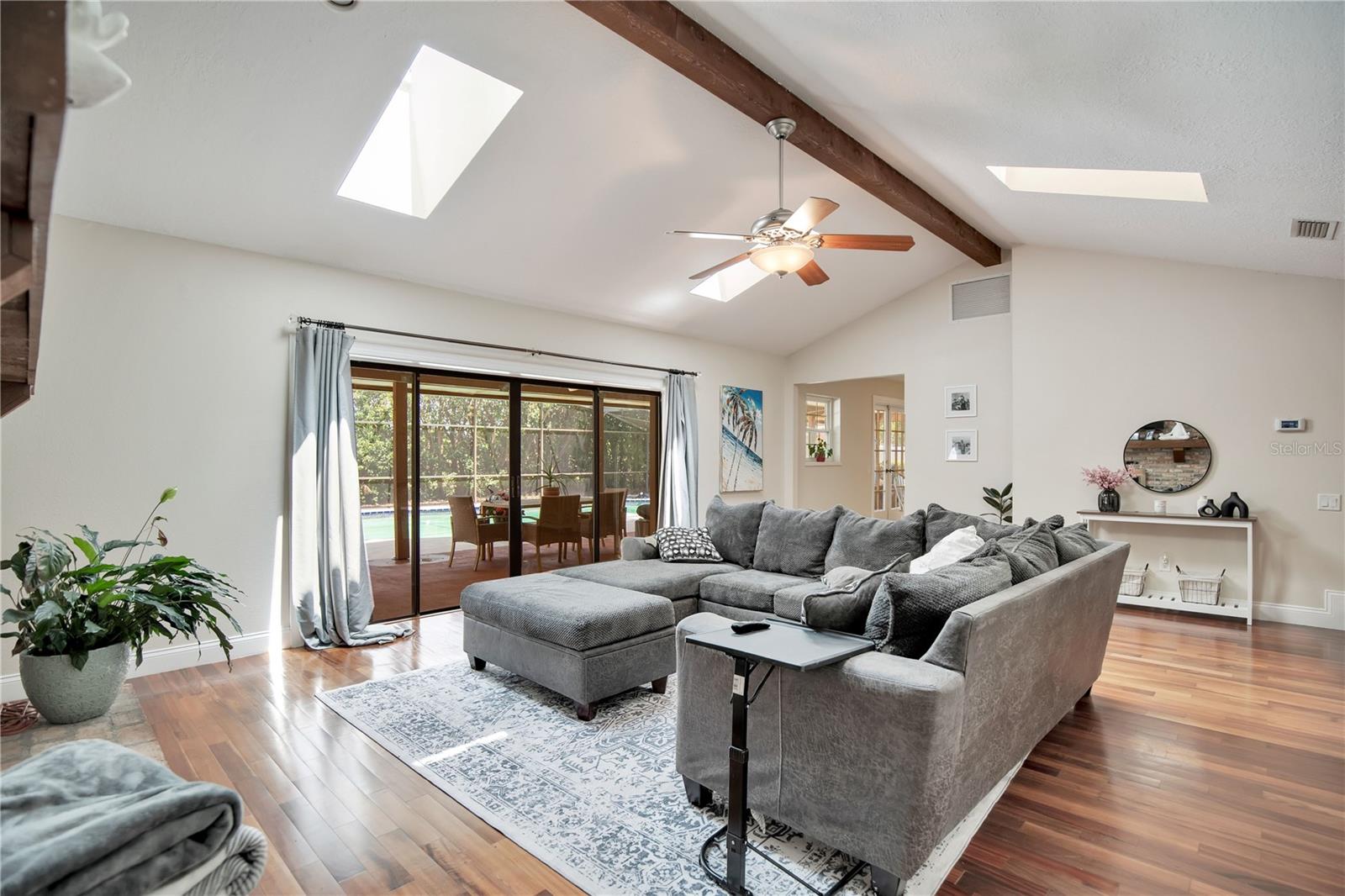 LAKE CONWAY SHORES - Residential