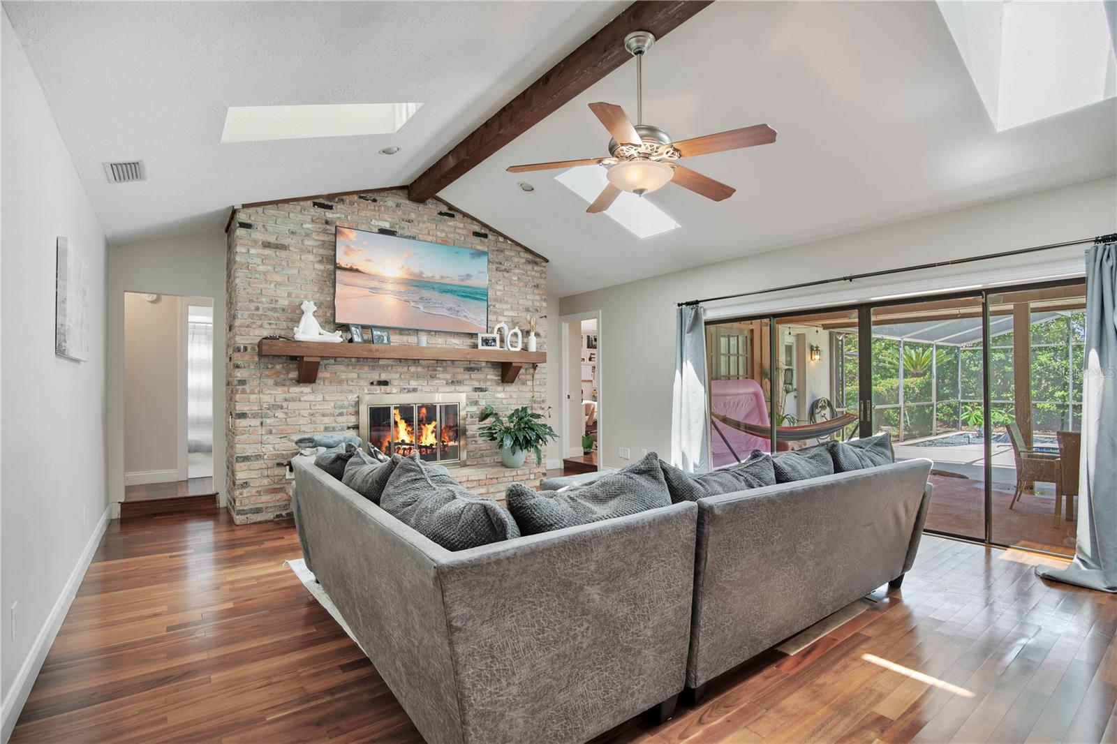 LAKE CONWAY SHORES - Residential