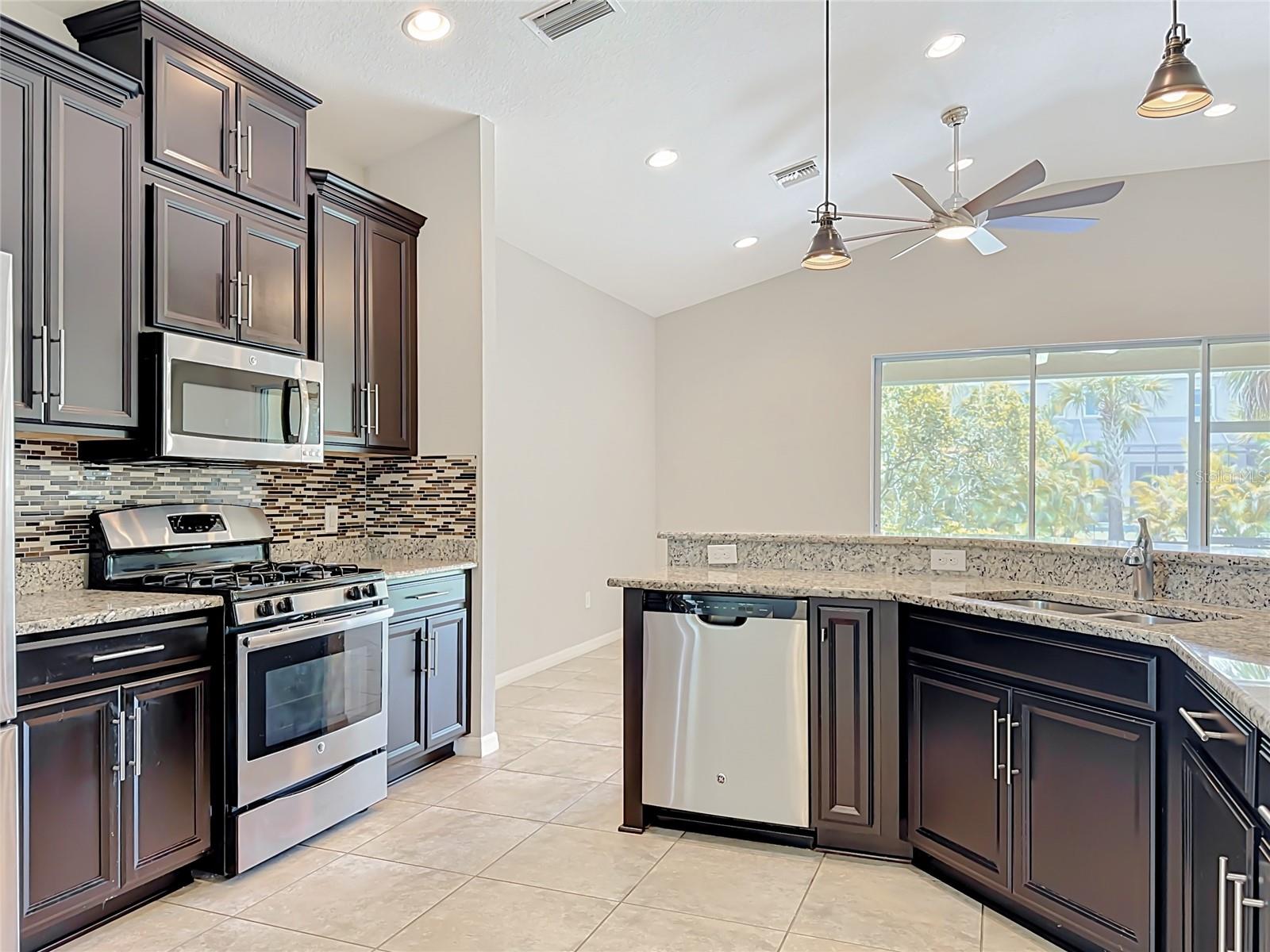 ARBOR LAKES ON PALMER RANCH - Residential