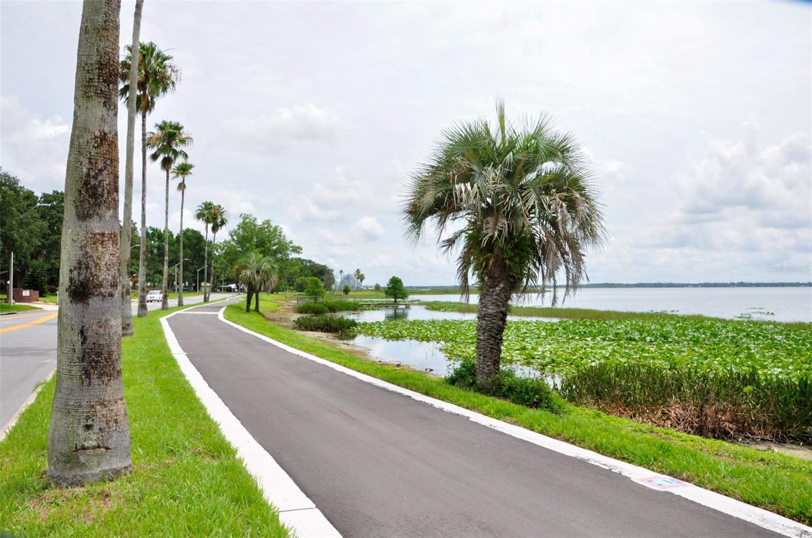 LAKELAND HARBOUR CONDOMINIUMS - Residential