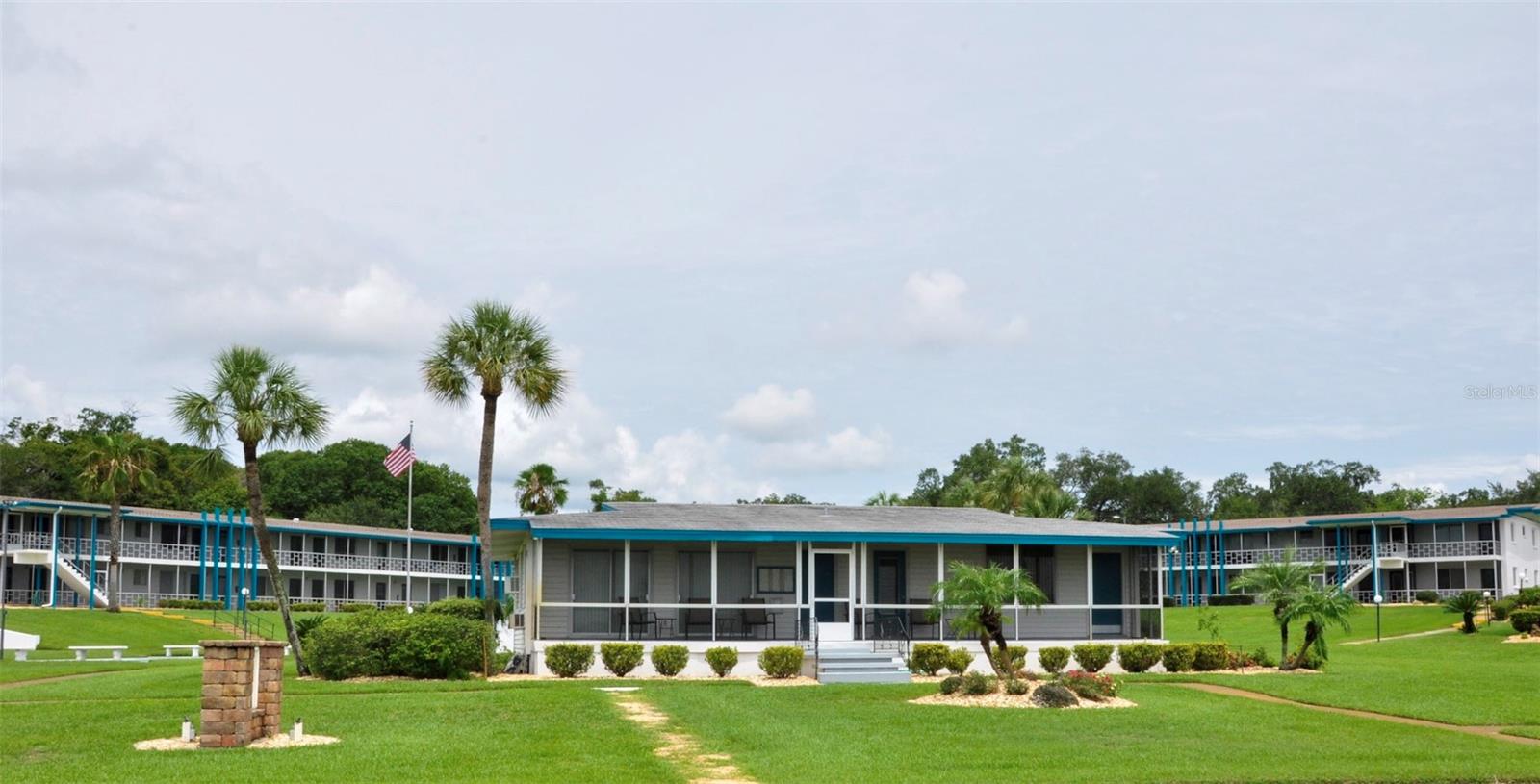 LAKELAND HARBOUR CONDOMINIUMS - Residential