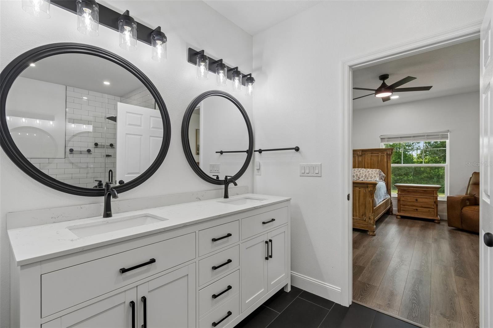 LEAHS ACRES - Residential