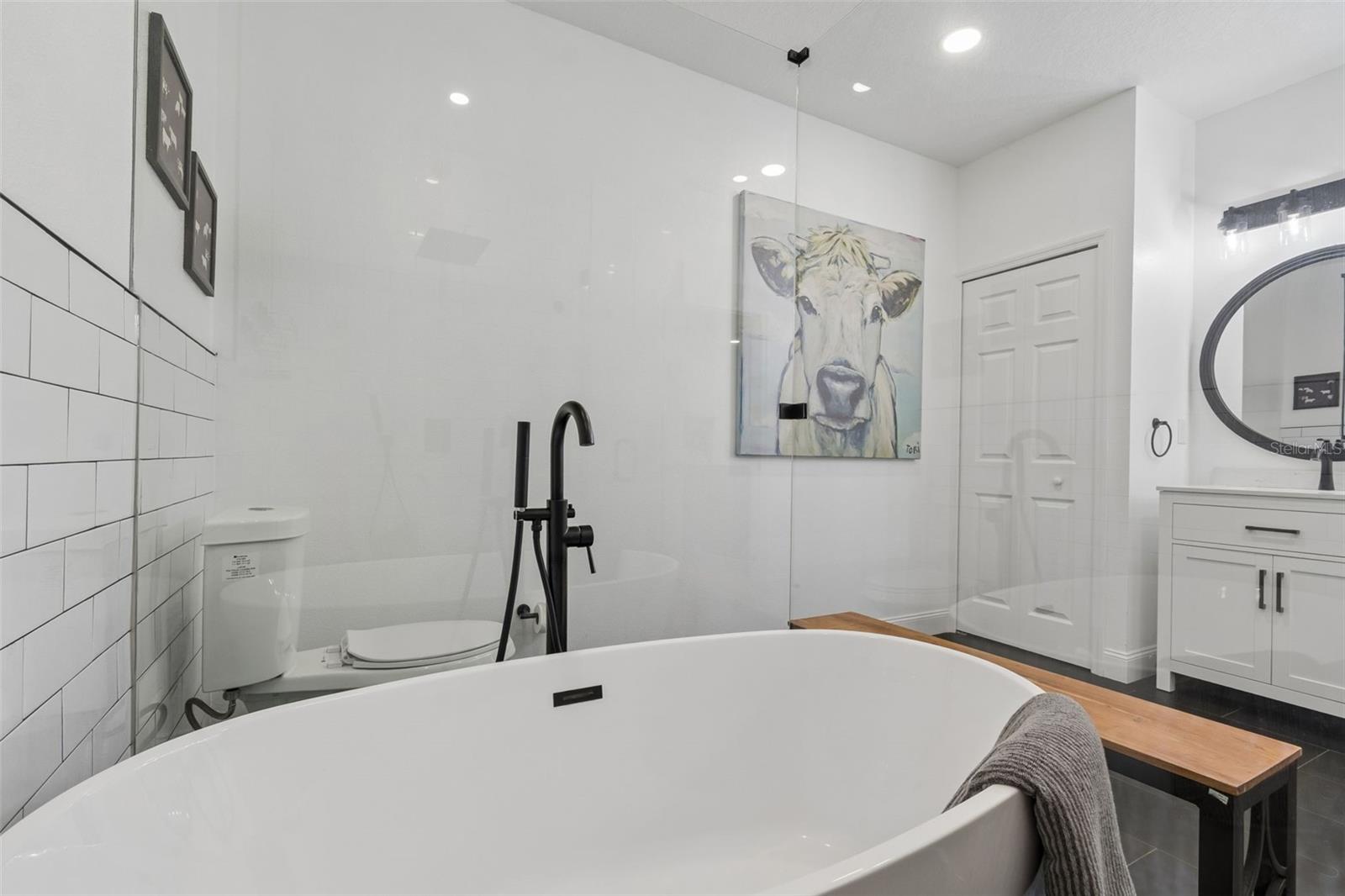 LEAHS ACRES - Residential