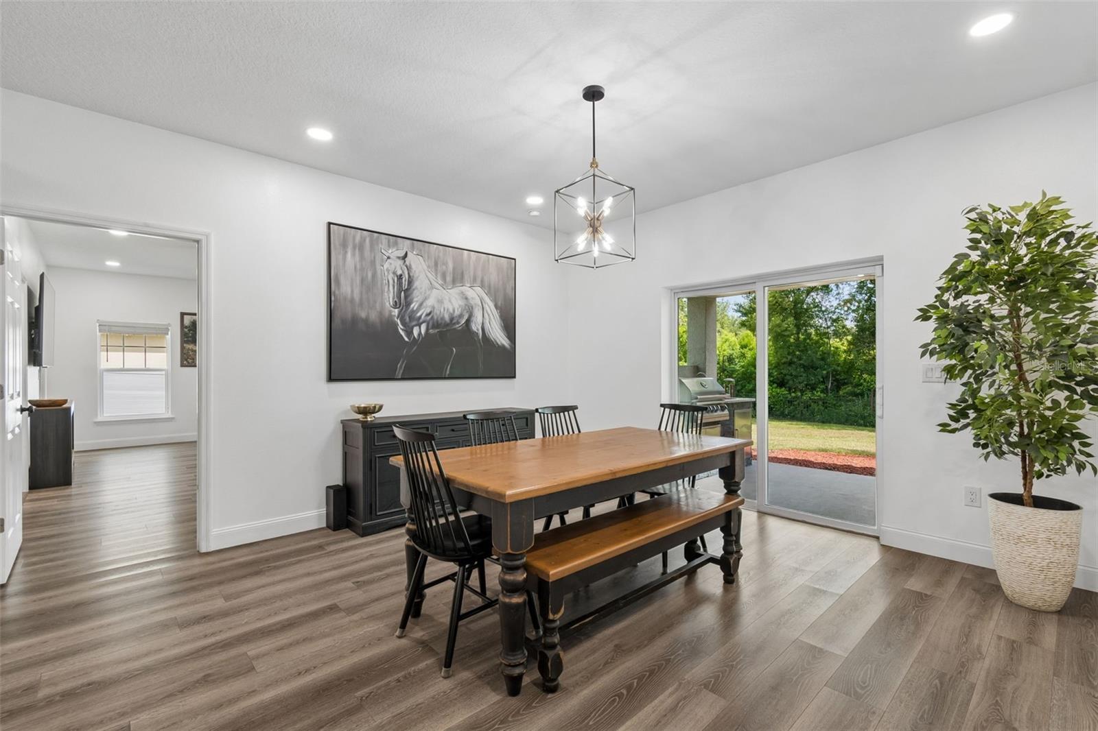 LEAHS ACRES - Residential