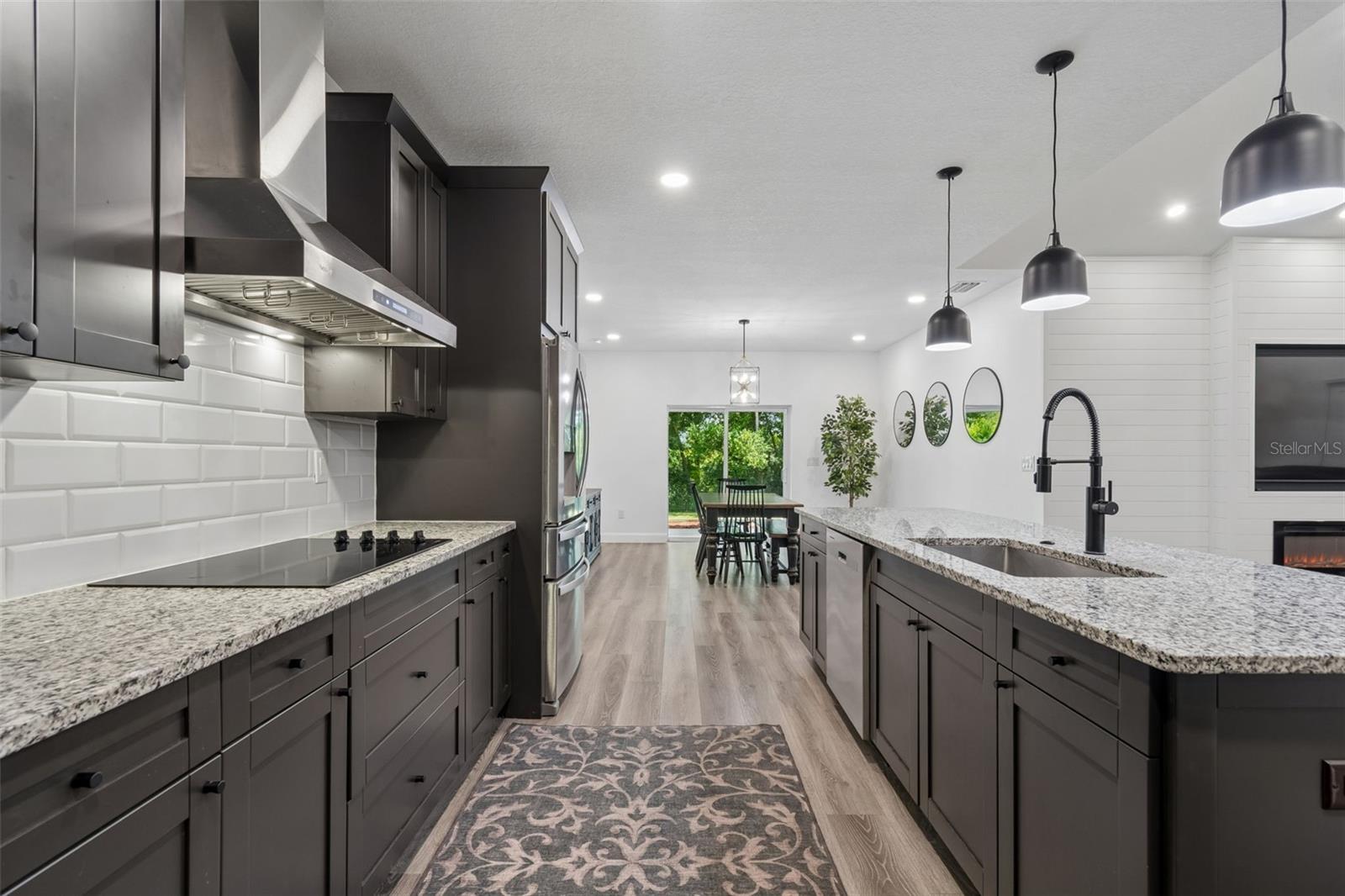 LEAHS ACRES - Residential