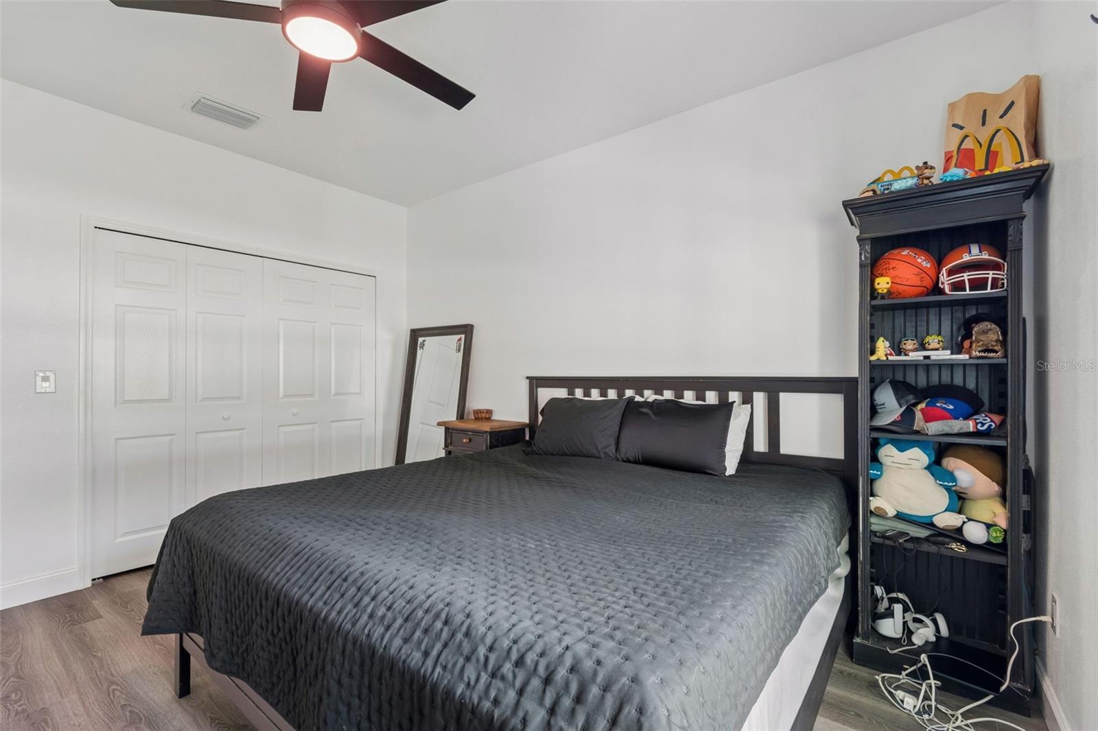 LEAHS ACRES - Residential