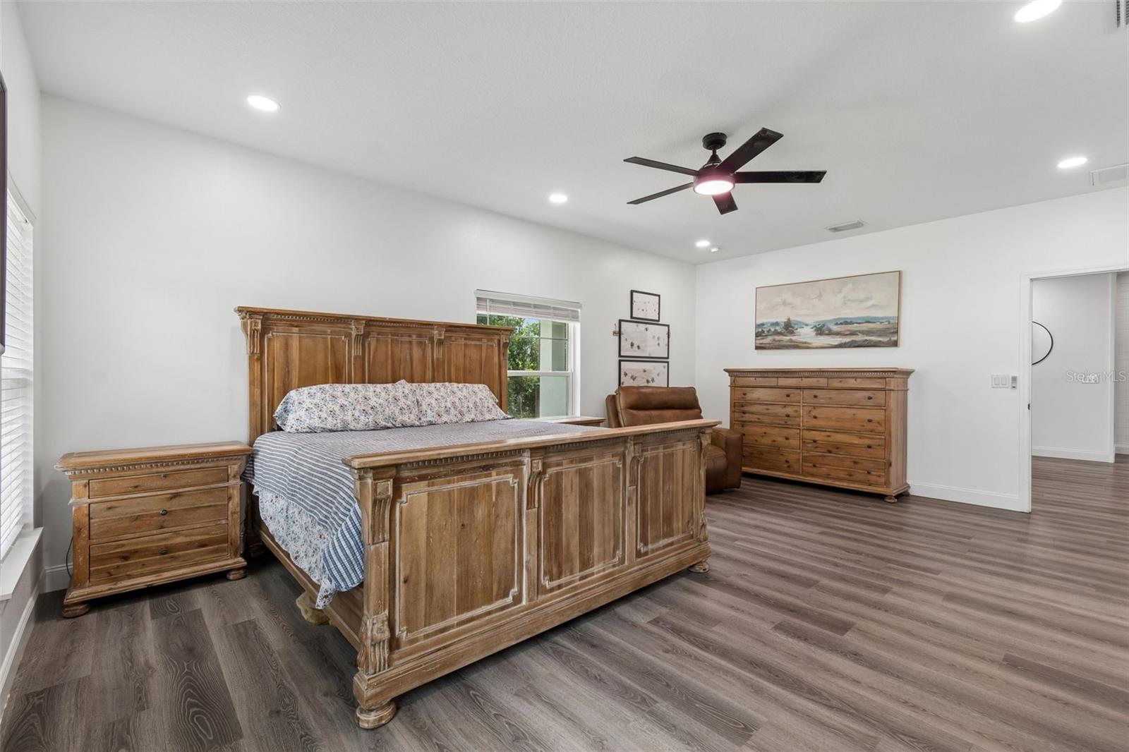 LEAHS ACRES - Residential