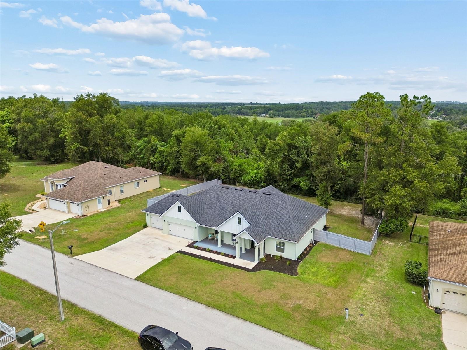 LEAHS ACRES - Residential