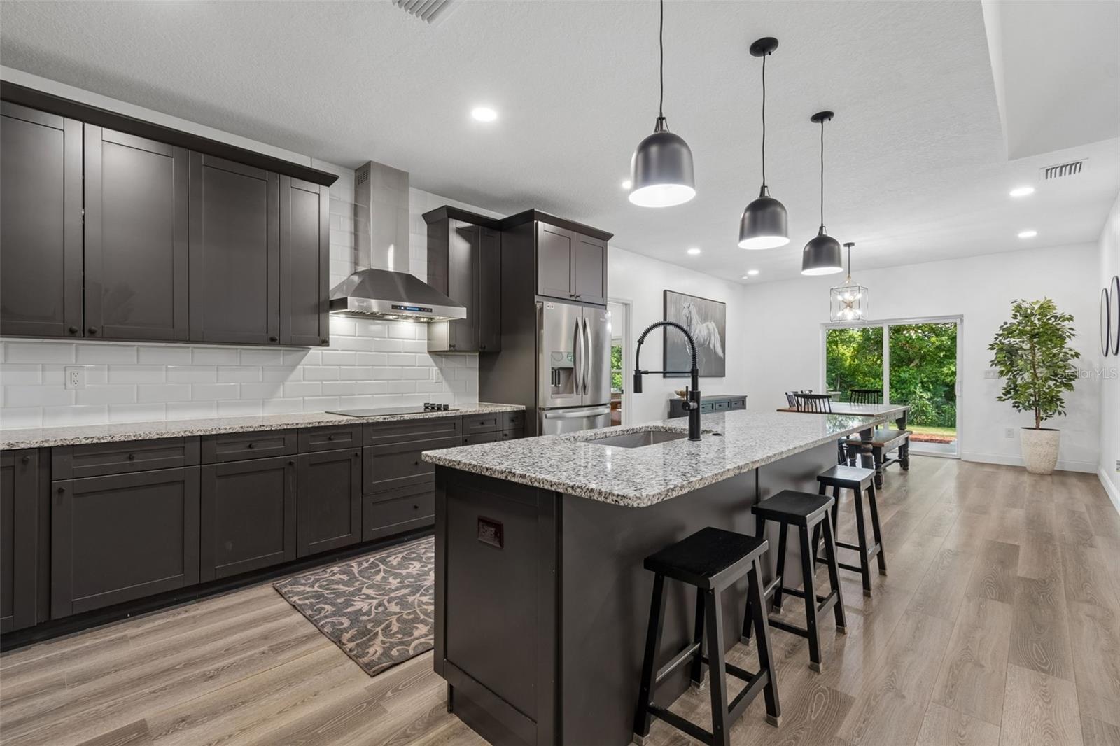 LEAHS ACRES - Residential