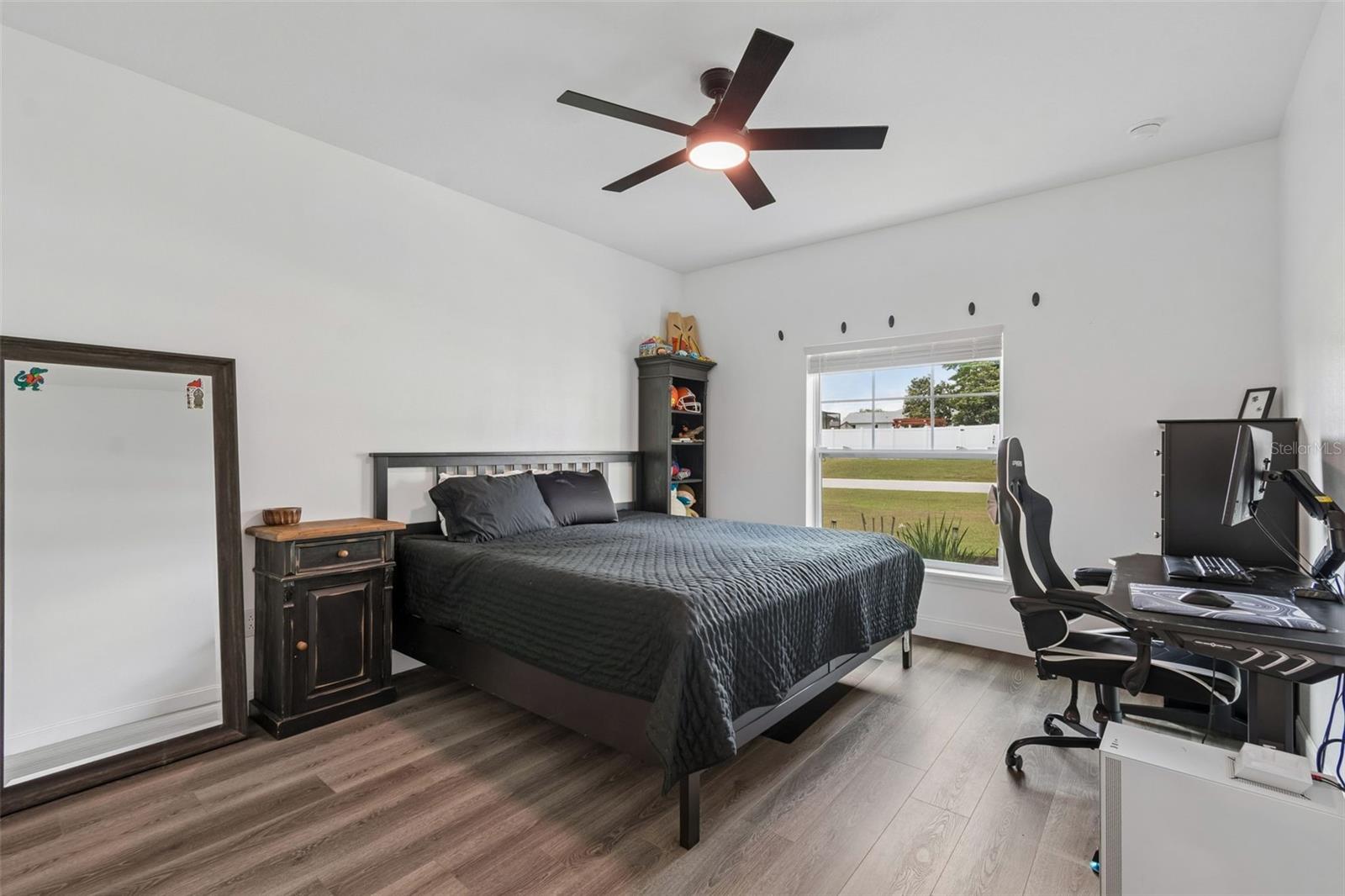 LEAHS ACRES - Residential