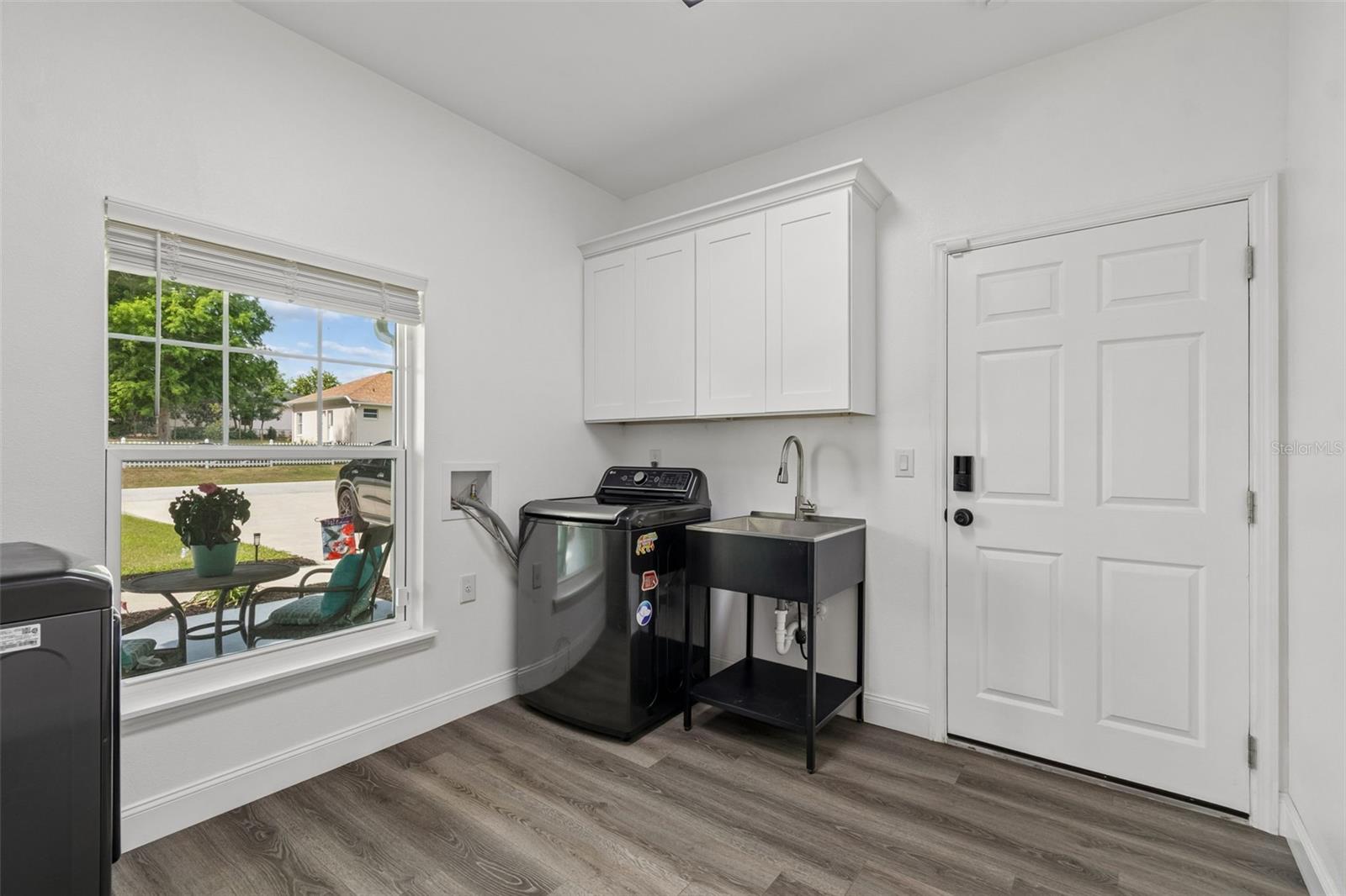LEAHS ACRES - Residential