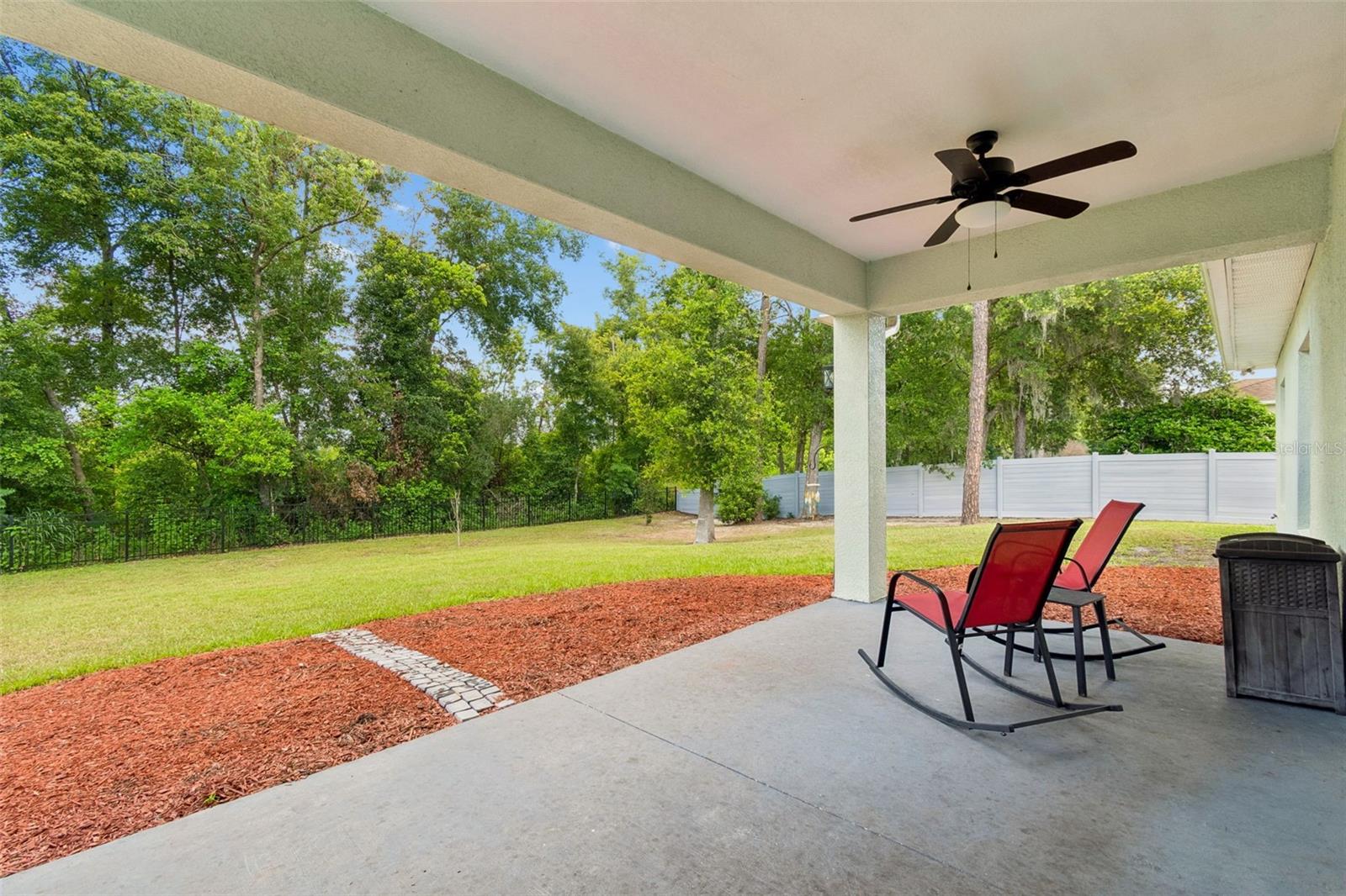 LEAHS ACRES - Residential
