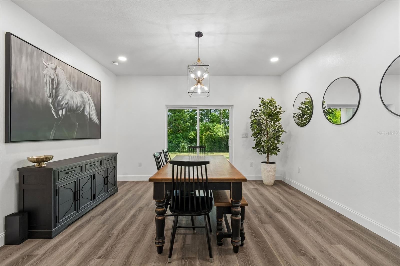 LEAHS ACRES - Residential