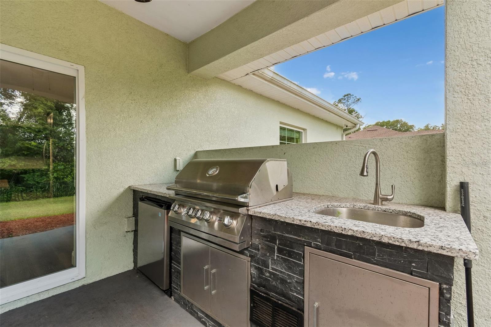 LEAHS ACRES - Residential