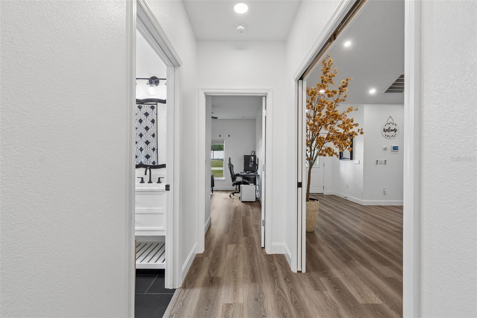 LEAHS ACRES - Residential