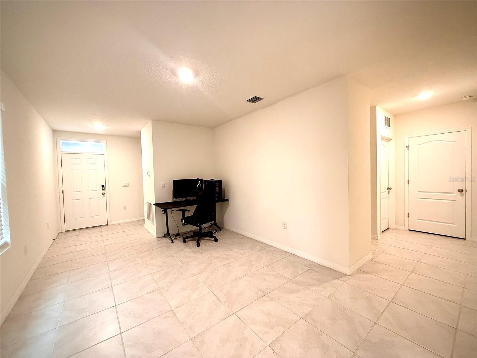 THOMPSON GROVE - Residential Lease