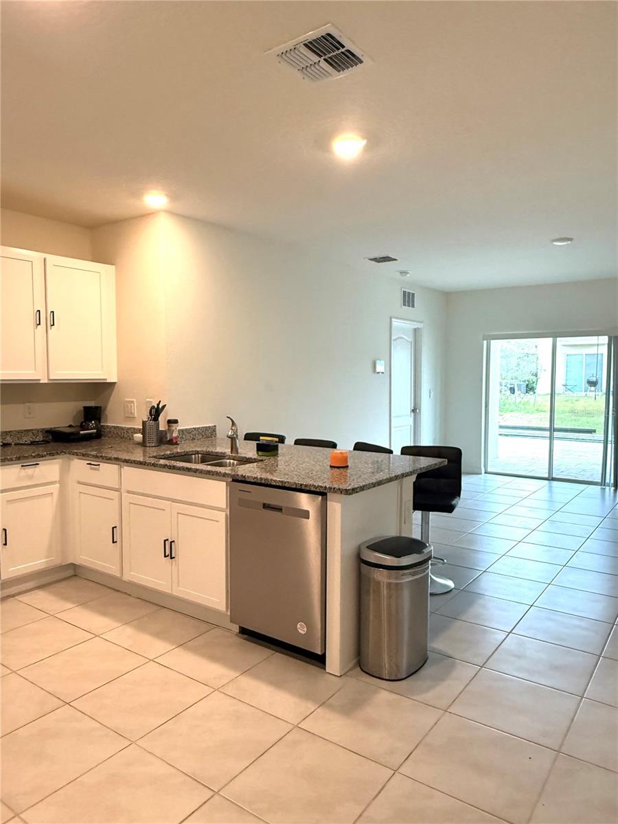 THOMPSON GROVE - Residential Lease
