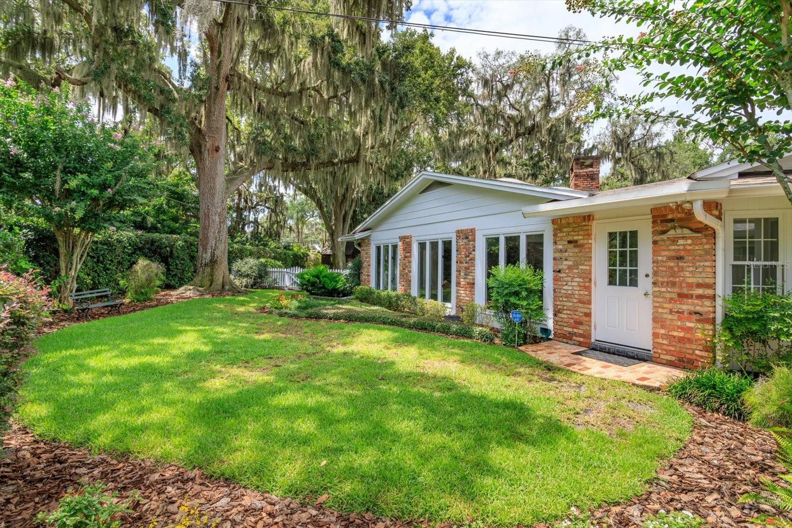 LAKE CONWAY ESTATES - Residential