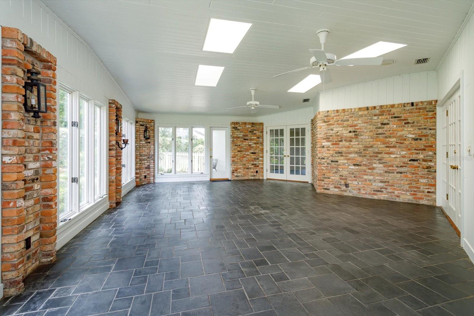 LAKE CONWAY ESTATES - Residential