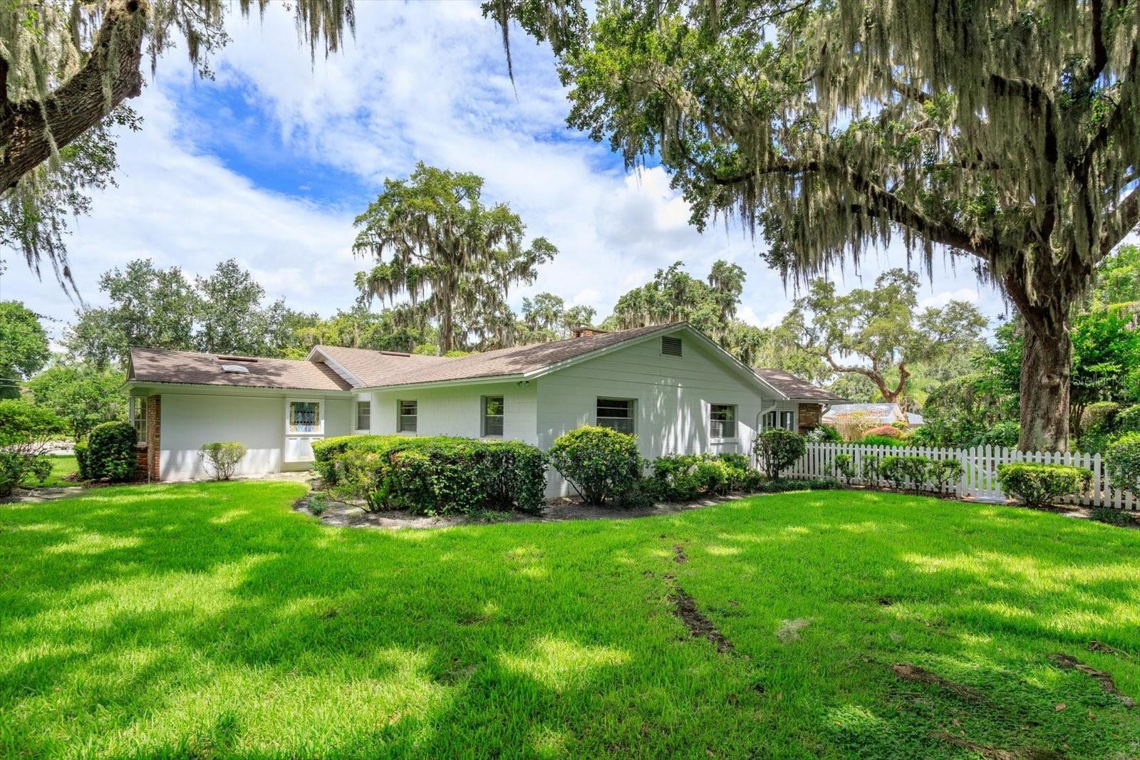 LAKE CONWAY ESTATES - Residential